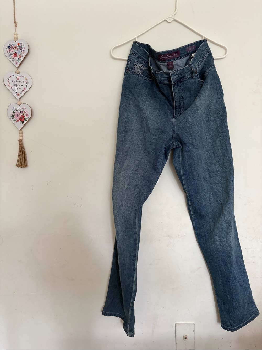 Gloria Vanderbilt Amanda Straight Leg Blue Denim Jeans Womens Jewels Embroidery